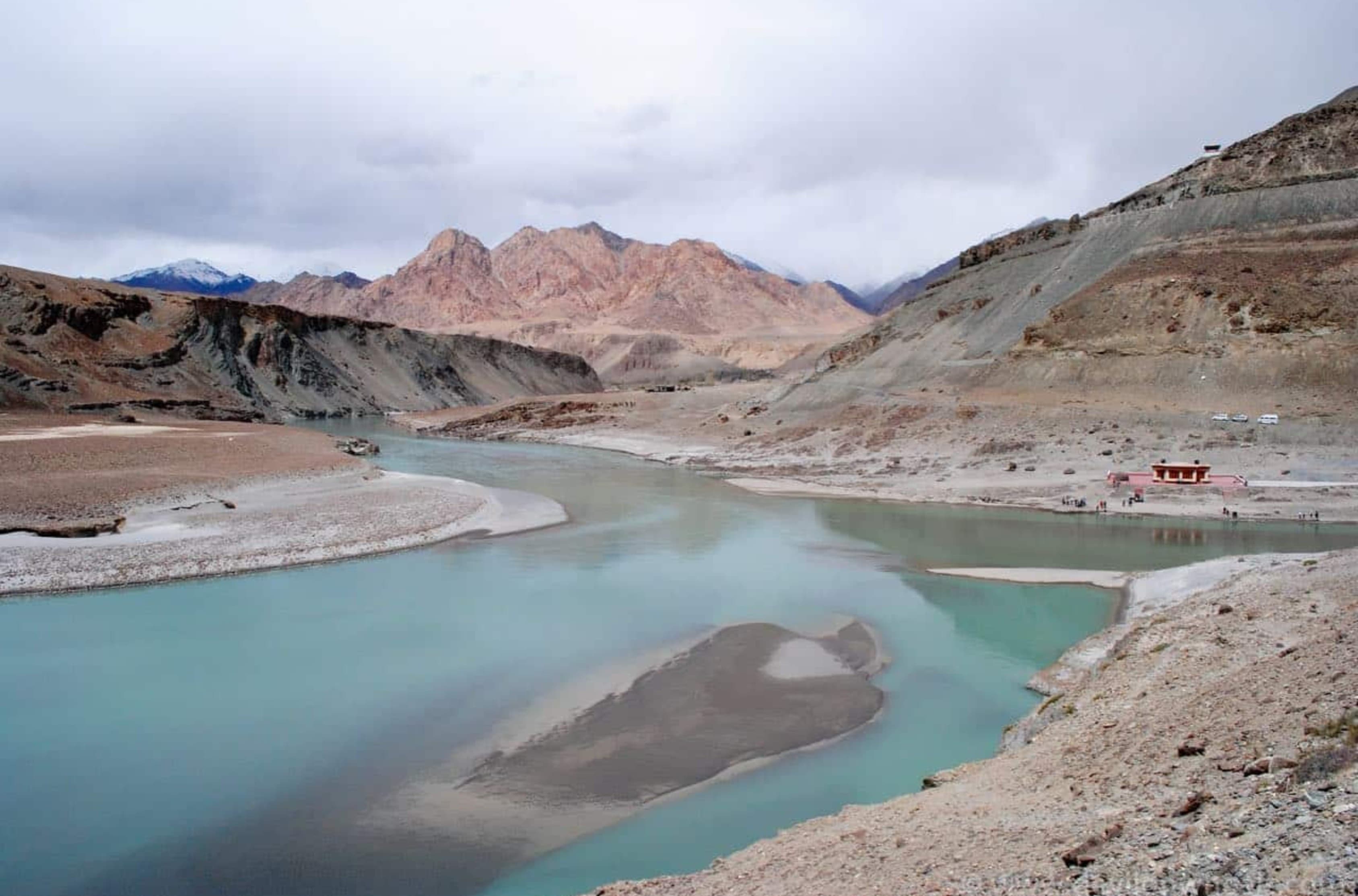 RIVER CONFLUENCE LAMAYURU & ANCIENT CAVES